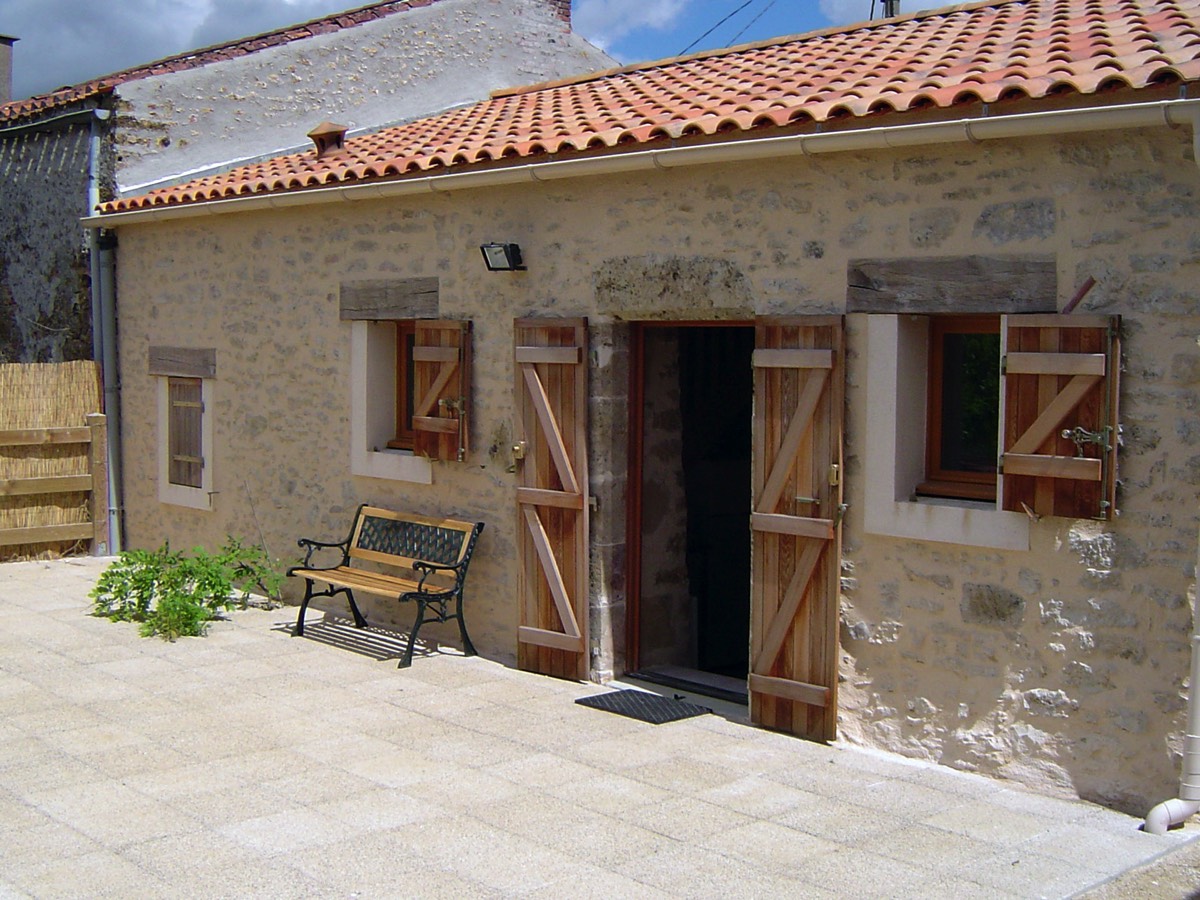 Wisteria Cottage in Sigournais